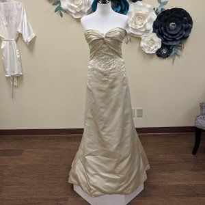 Mon Cheri Cream Wedding Gown Size 10 Street Size 4 6 8